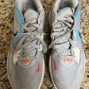 Men's Nike Kyrie Low 5 Basketball Shoes